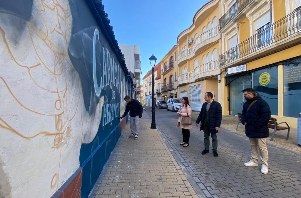 El Carnaval de Herencia, protagonista del nuevo mural en el centro de la localidad